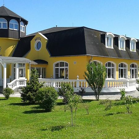 Pension Velicky Zamocek Poprad Exterior photo
